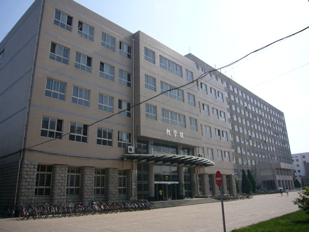 天津商业大学校园风景(106035)