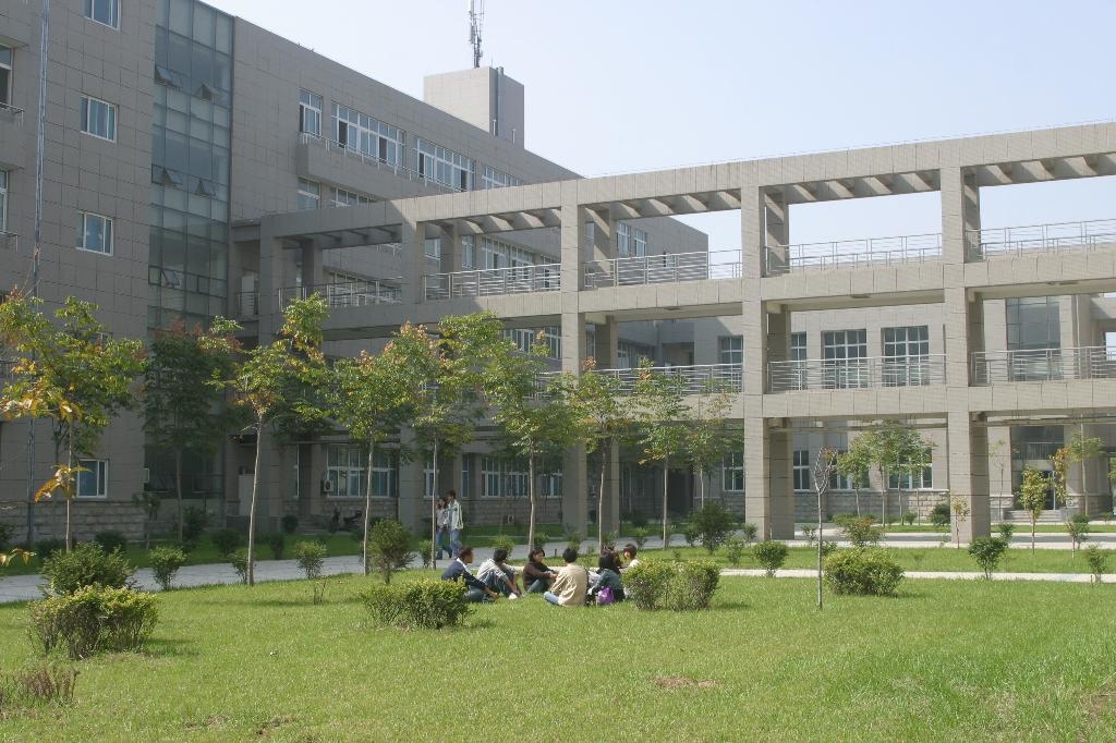 西安工业大学校园风景95744