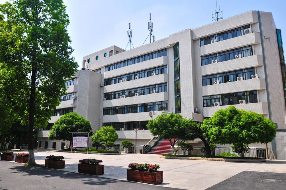 四川邮电职业技术学院校园风景104437